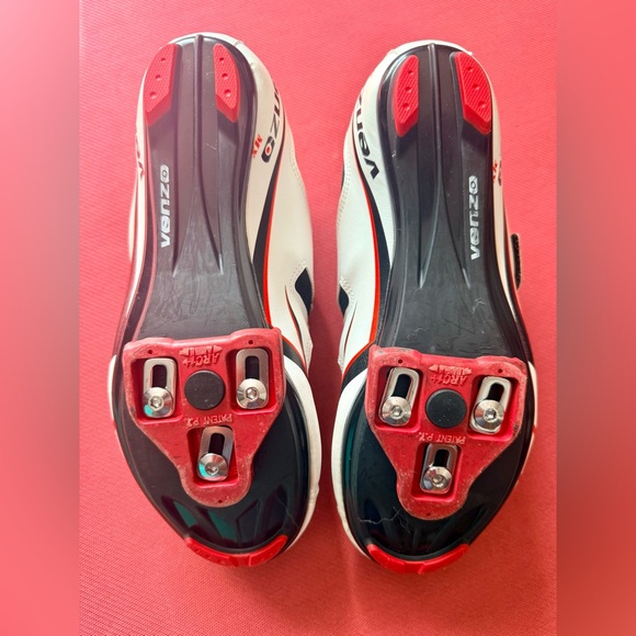 Black and White Venzo Unisex Cycling Shoes with Delta Clip, Size 8 W / 6.5 M - Picture 6 of 8